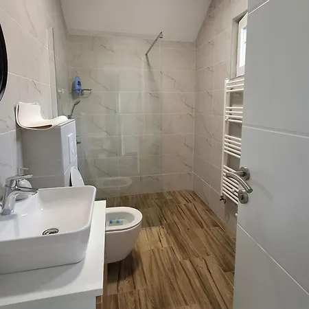 Sunnyside Apartments-Pale, Ravna Planina, Pool & Jacuzzi *