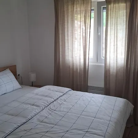 Sunnyside Apartments-Pale, Ravna Planina, Pool & Jacuzzi * Pale